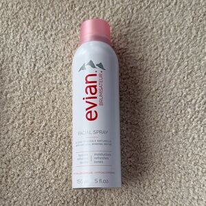 New Evian Brumisateur Moisturizing Facial Spray